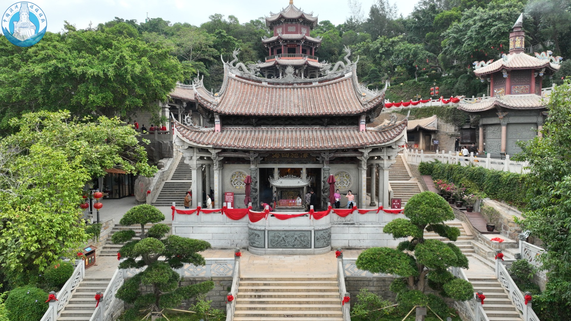 Taizi Hall scenic photo.